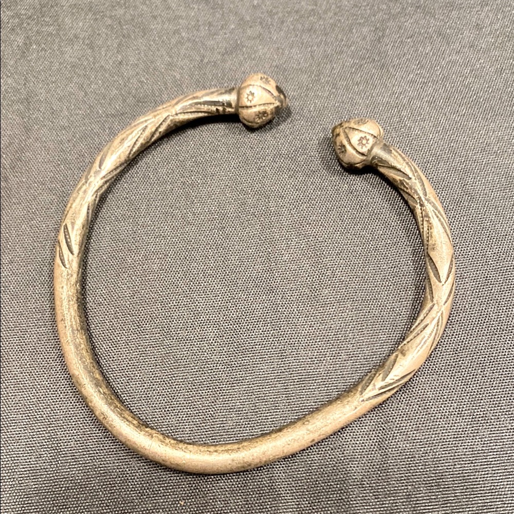 Jamaica Cocoa‎ Pod Sterling Silver Tribal Embossed Bangle Bracelet